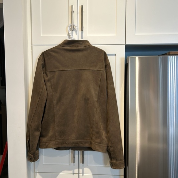 Men's Classic Brown Suede Jacket - Picture 8 of 15